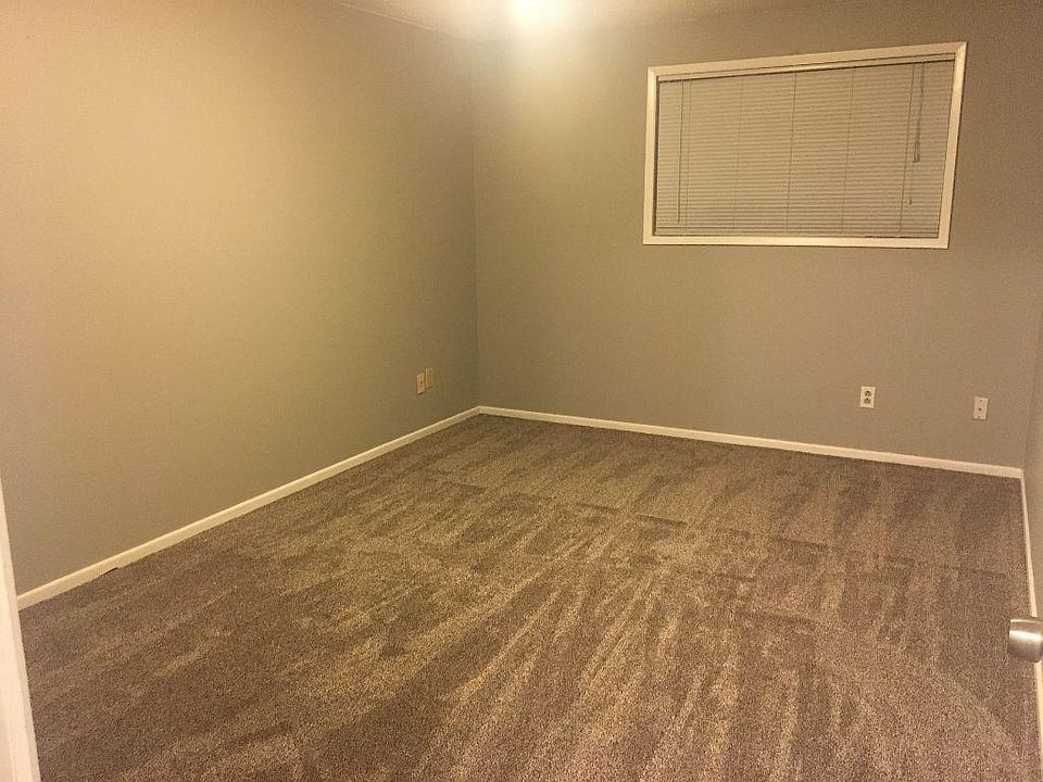 Large bedrooms with walk in closets.