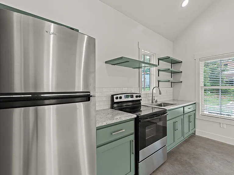 705A Jefferson St — Photo 9