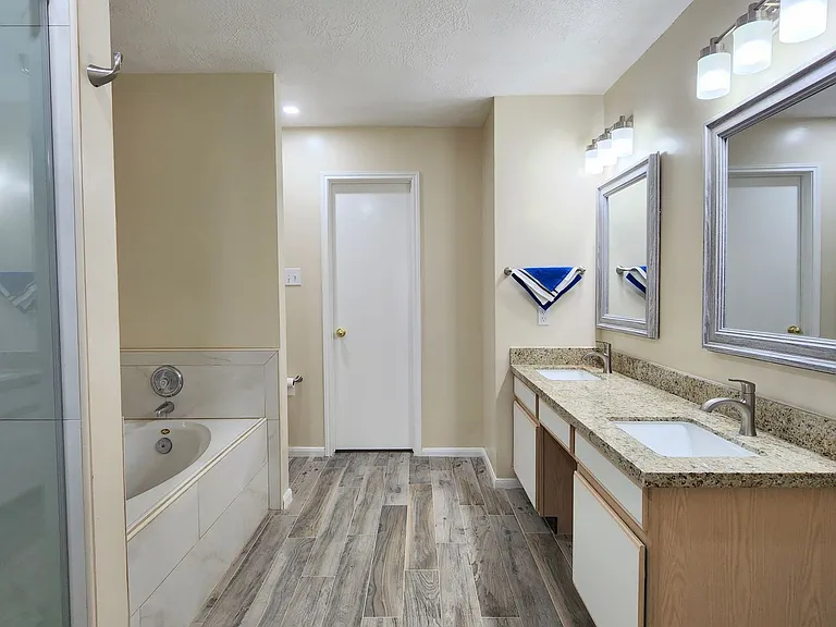 18123 Noble Forest Dr — Photo 19