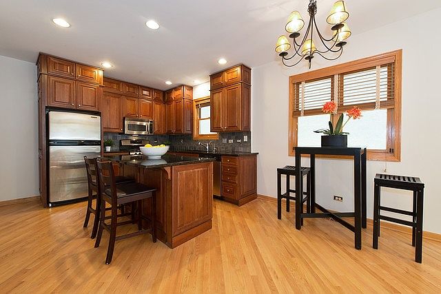 1st image of 1030 W Newport Ave #1