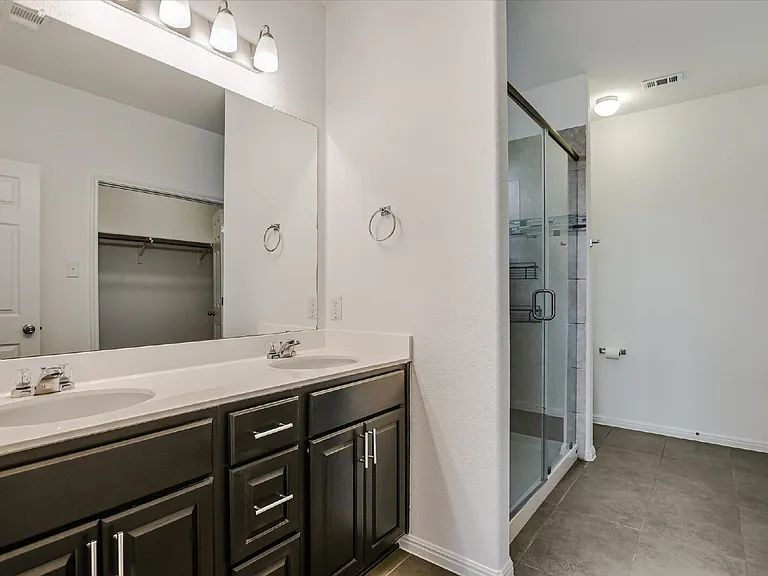 12814 Meachum Ln — Photo 12