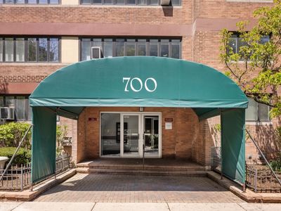 700 W Bittersweet Pl APT 307, Chicago, IL, 60613