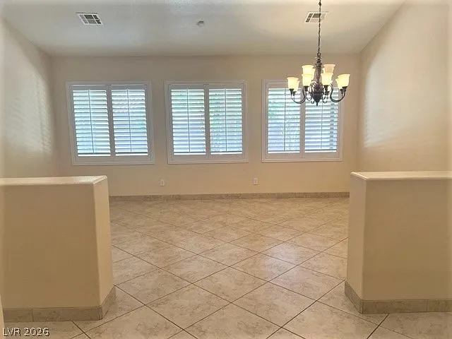 3 bed, 2.0 bath, 2200 sqft, $2,300 — Photo 4