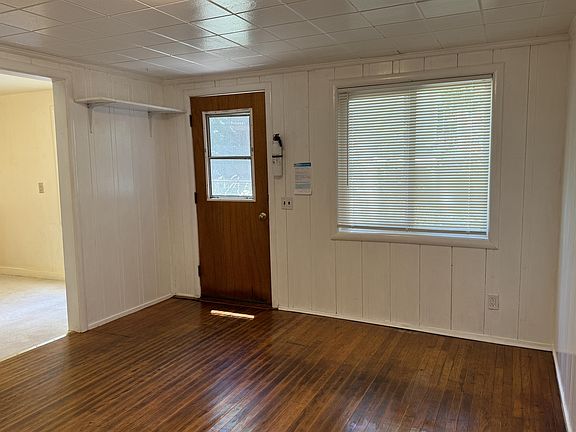 5th image of 574 E Broad St #1