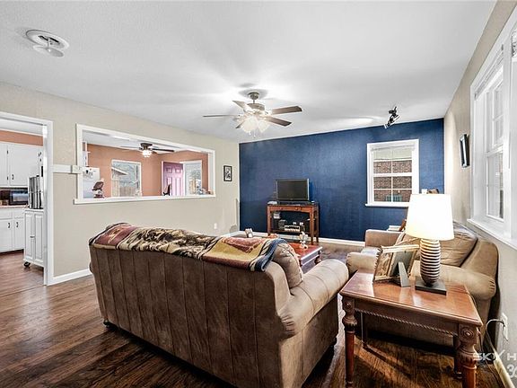 5th image of 74 Southwood St