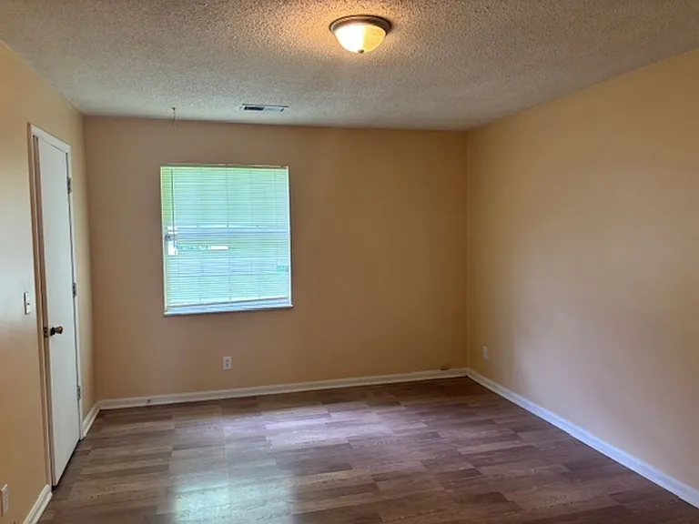 844 Washington Ave — Photo 7