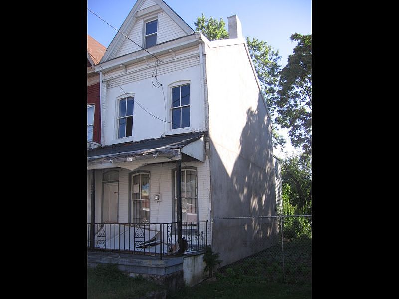2nd image of 72 W End Ave