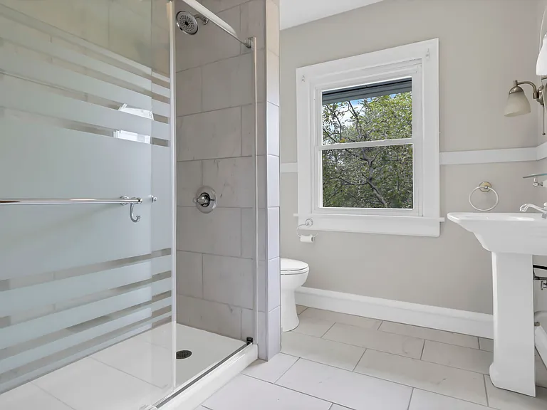 294 Wyandotte Ave — Photo 10