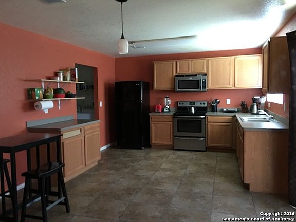 3rd image of 310 Spruce Breeze