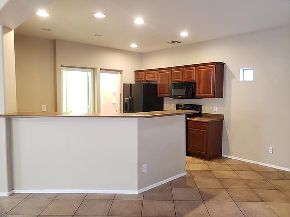 3rd image of 16525 N 175th Dr