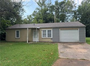 1110 SW Circle Dr, Parsons, KS 67357