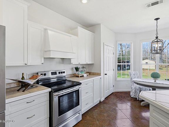 5th image of 2244 Florence Byram Rd
