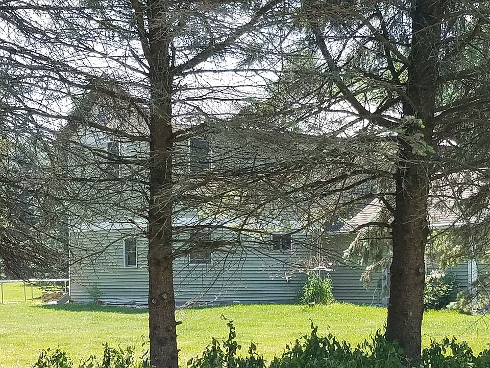 2nd image of 454 E Fisk Ave