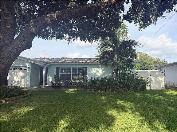 3rd image of 704 23RD STREET SW