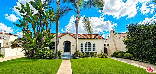 132 S La Peer Dr Photo 1