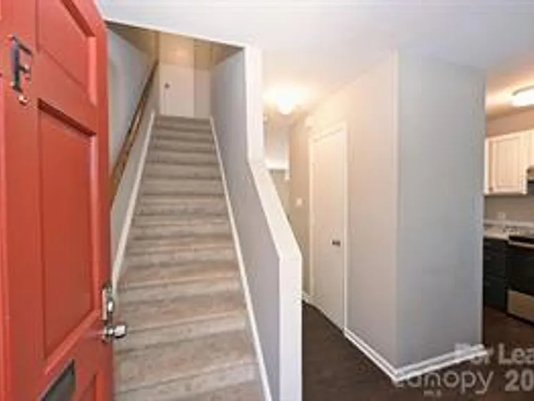 951 Hollywood St — Photo 7