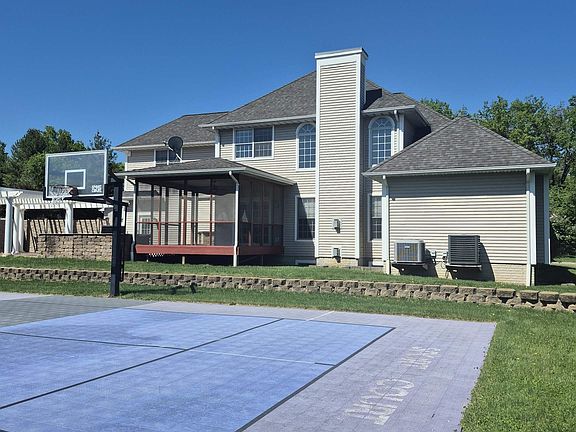 4th image of 34 Cambridge Ct