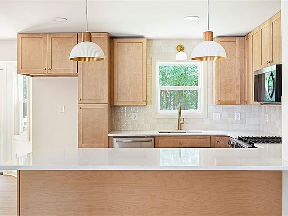 5th image of 4126 Gregory Manor Cir SW