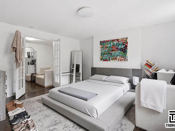 2nd image of 123 Mulberry St APT 6