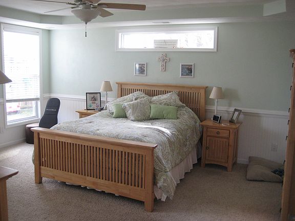 3rd image of 933 Cogliandro Dr
