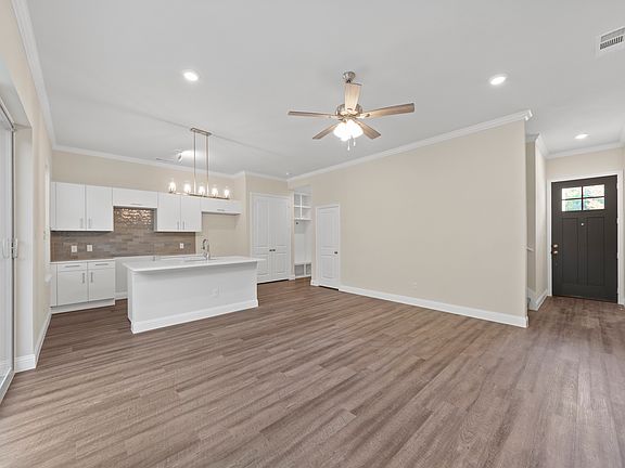 4th image of 6309 Mason Ct