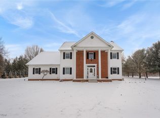 2390 Auberry Dr, Akron, OH 44312