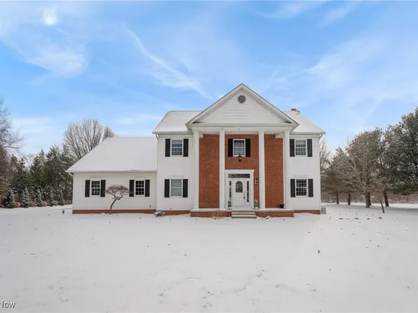 2390 Auberry Dr, Akron, OH 44312