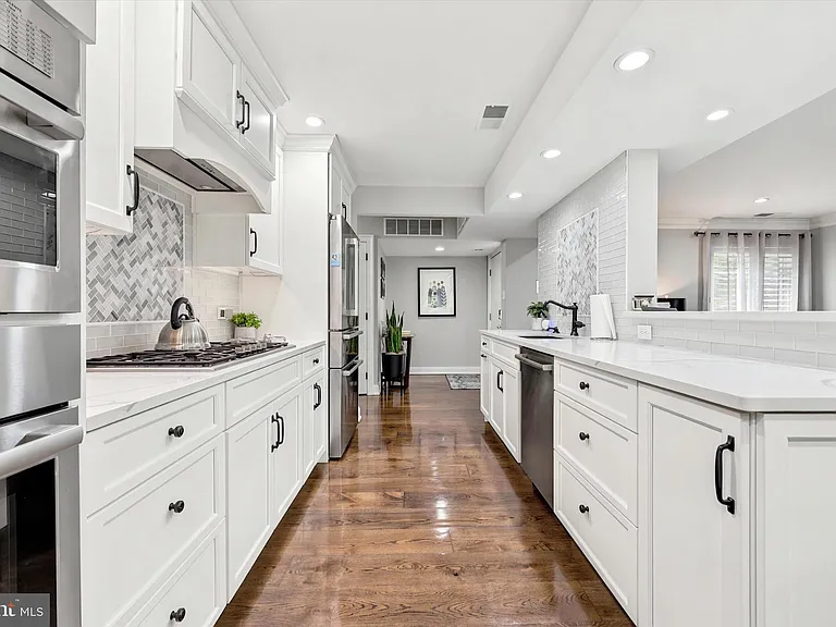 1750 Oakwood Ter #17A — Photo 9