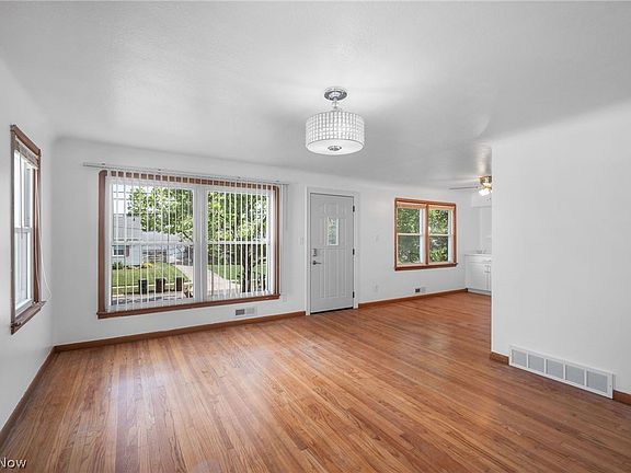 3rd image of 4003 Longwood Ave