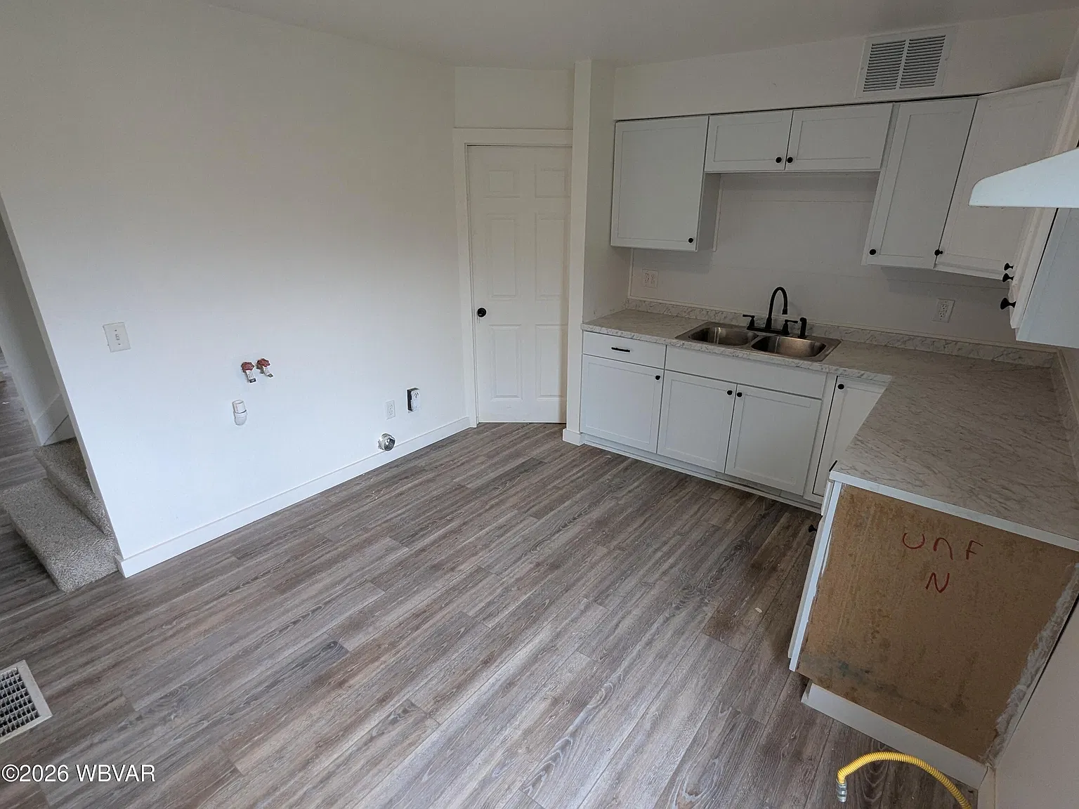 3 bed, 1070 sqft, $1,195 — Photo 4