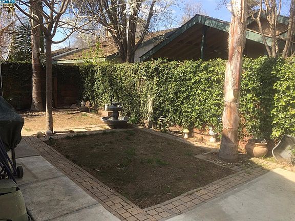 3rd image of 1718 E Vine Court