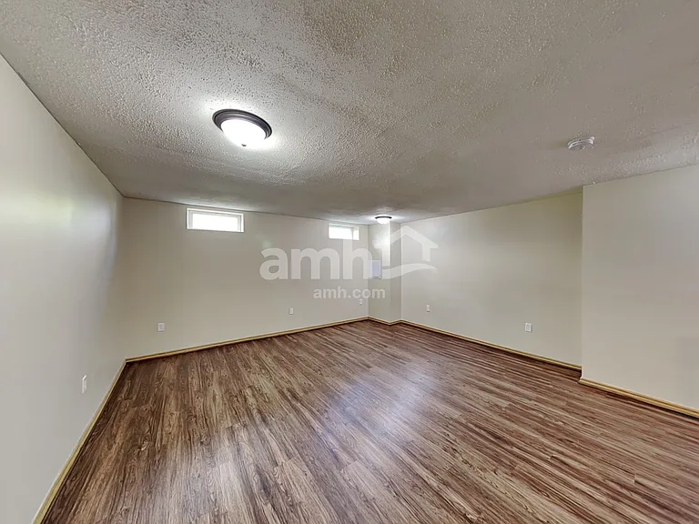 378 Wheatfield Dr — Photo 21