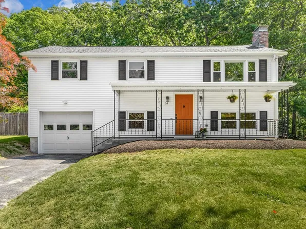 14 Hall Rd, Webster, MA 01570