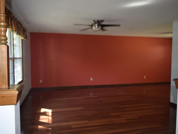 4th image of 1933 N Reca St