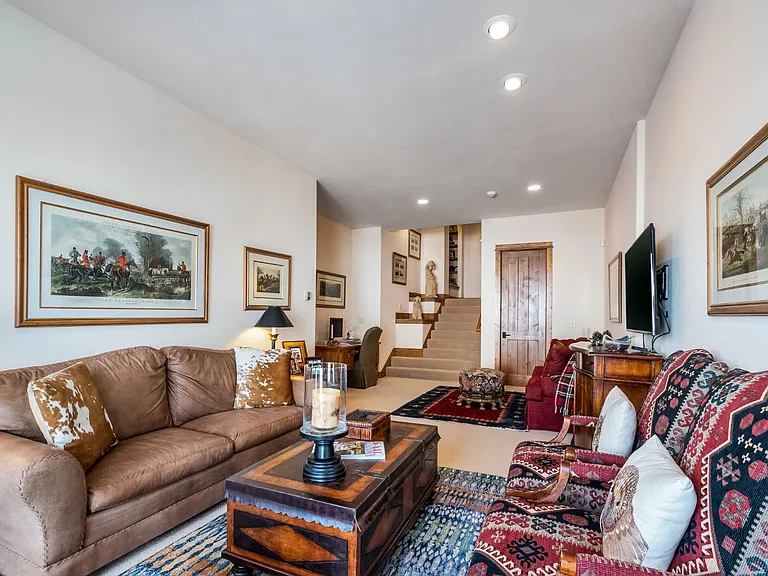 Tahoe Dr — Photo 20