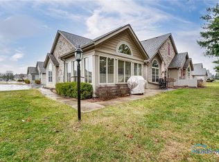 9887 Connor Lake Cir, Perrysburg, OH 43551