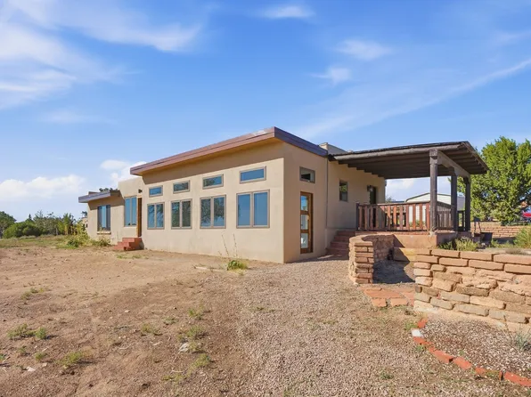 180 Las Estrellas, Santa Fe, NM 87507