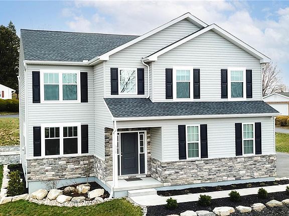 2nd image of 330 Walnut Dr