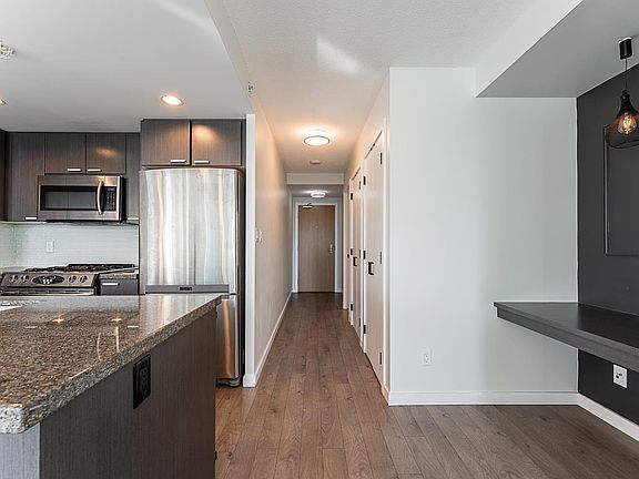 5th image of 2232 Douglas Rd #905