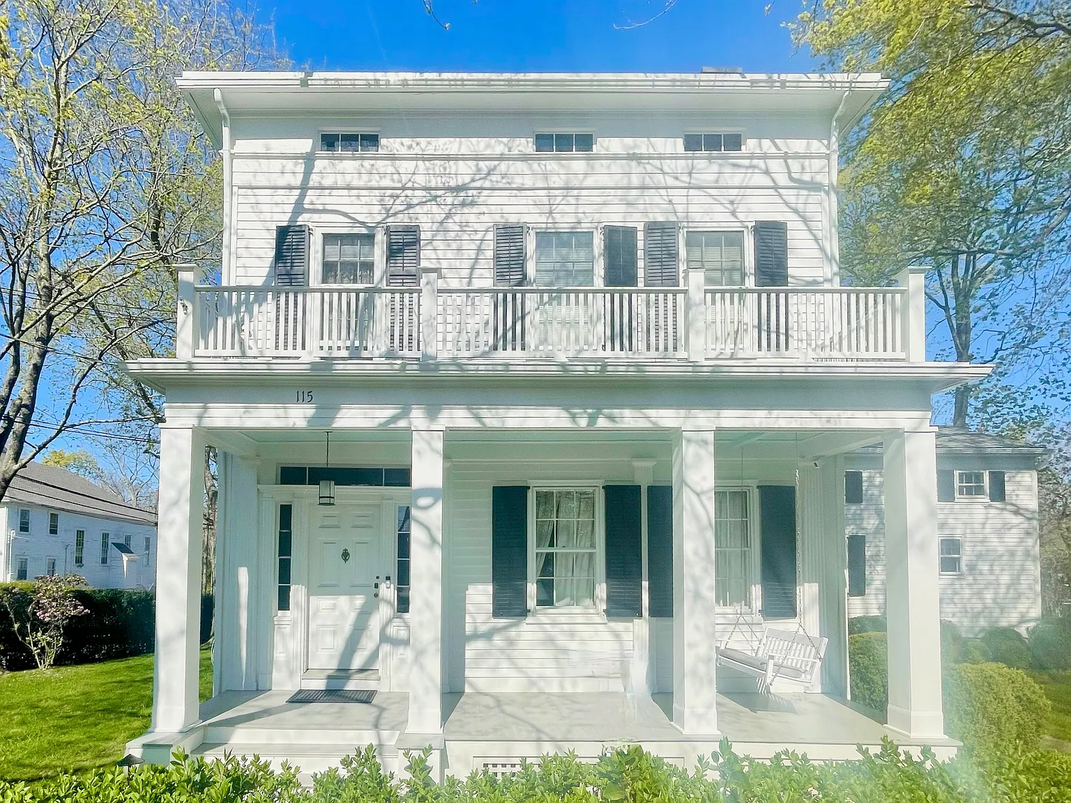 Luxury, Charm & History in Sag Harbor Village — Photo 2