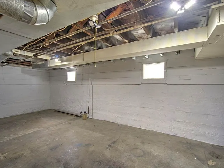 1621 N Monroe St — Photo 11