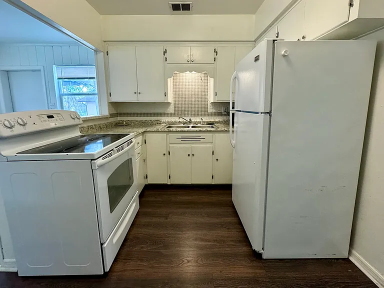 630 W Park St #630 — Photo 4