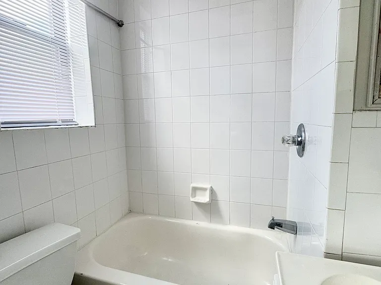 303 58th St #14D — Photo 9