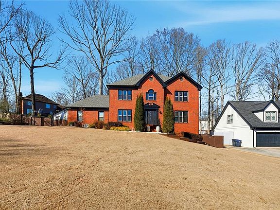 5th image of 2120 Lebanon Rd