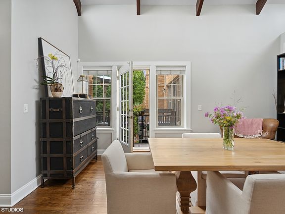 4th image of 2239.5 N Lincoln Ave #3B