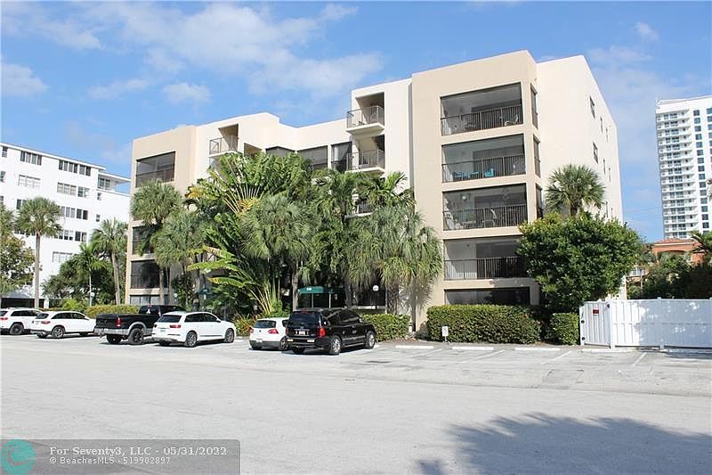 1st image of 520 Orton Ave APT 402