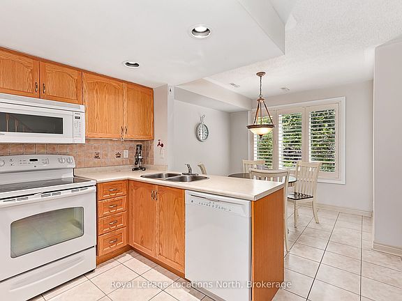 4th image of 13 Raglan St #27