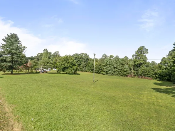 26-14 S Constitution Rte, Scottsville, VA 24590