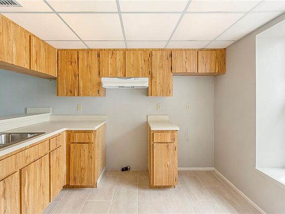 2nd image of 7233 Parkside Villas Dr