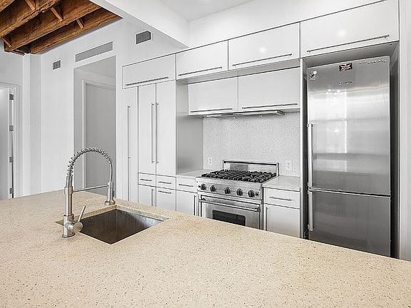 5th image of 406 W 45th St APT 3B
